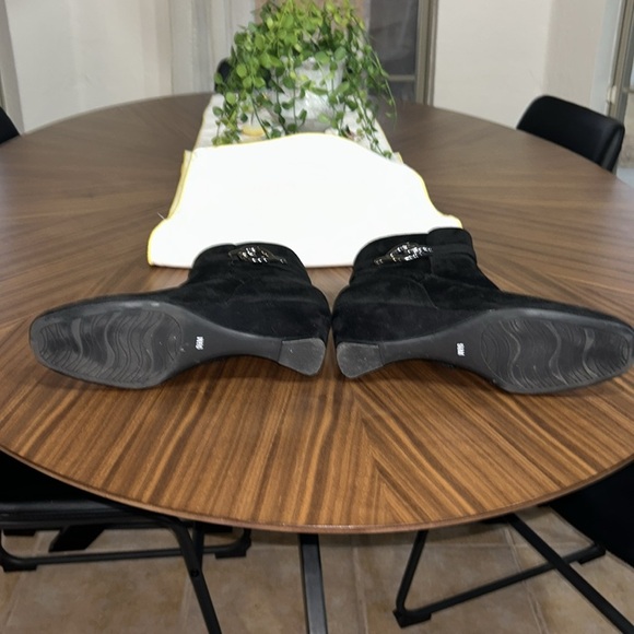 Black IMPO JESSA Memory foam ankle healed boots. Size 9.5 M EUC - Picture 7 of 9